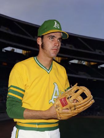 File:Mickey Lolich (manager) - San Diego Padres - 1978.jpg