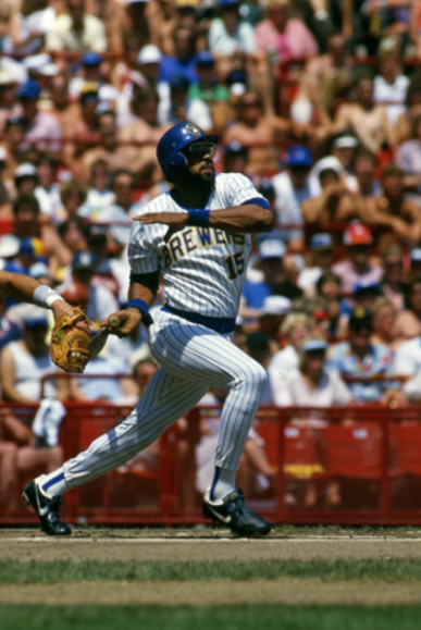 Brewers legend Cecil Cooper throws out first pitch at Brewers' Re