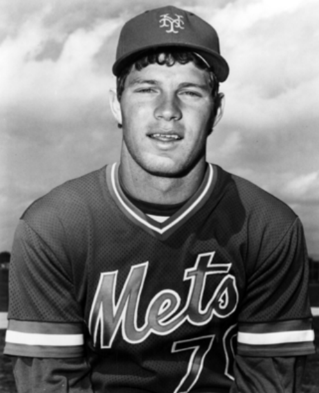 May 28, 2016: Lenny Dykstra (4) touches the Mets 1986 World Championship  Trophy during a celebration in honor of the 30th anniversary of the 1986  Mets World Series Championship prior to the