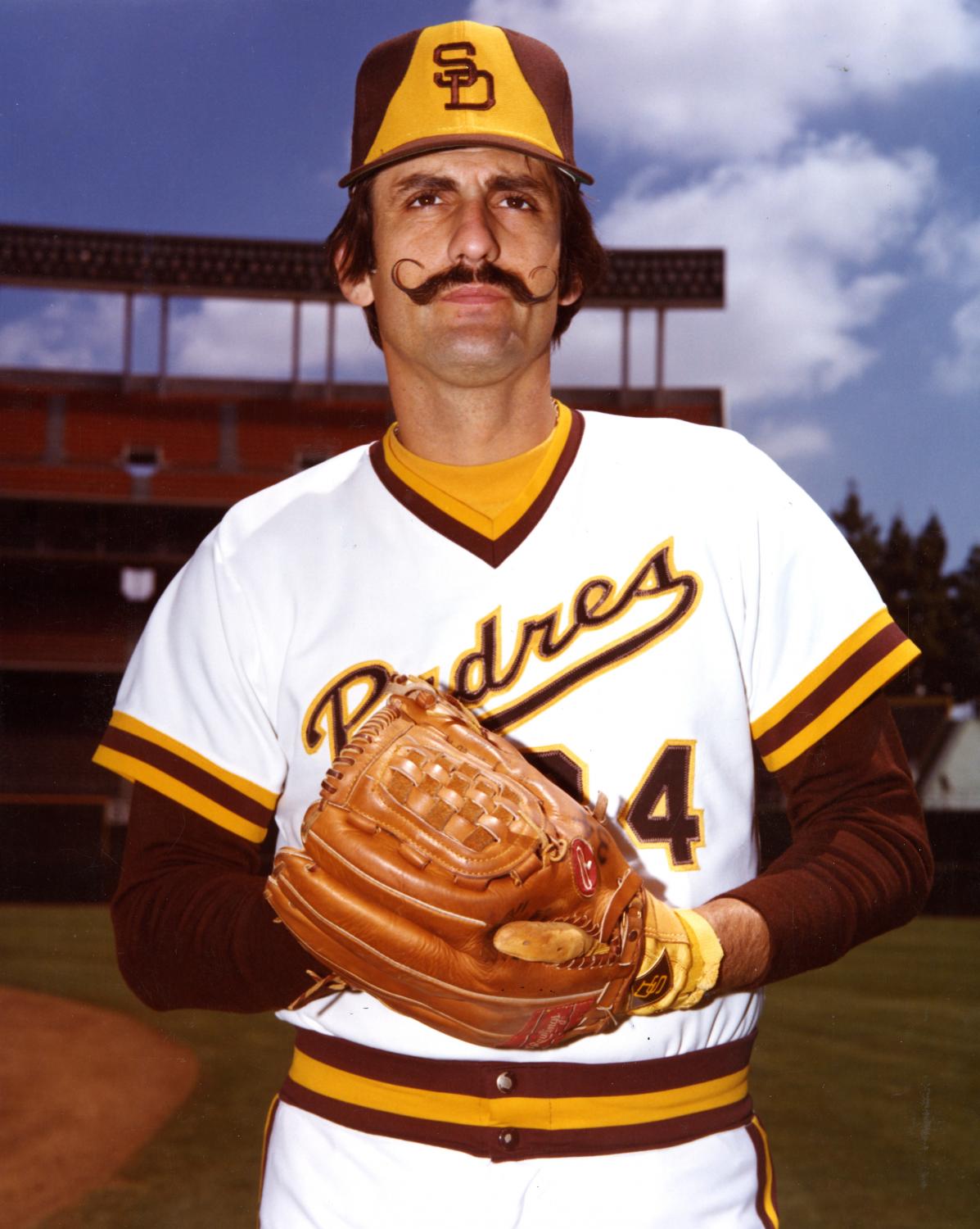 Rollie Fingers becomes the first pitcher to record 300 saves