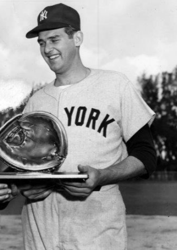 Don Larsen, perfect in '56 Series, dies at 90