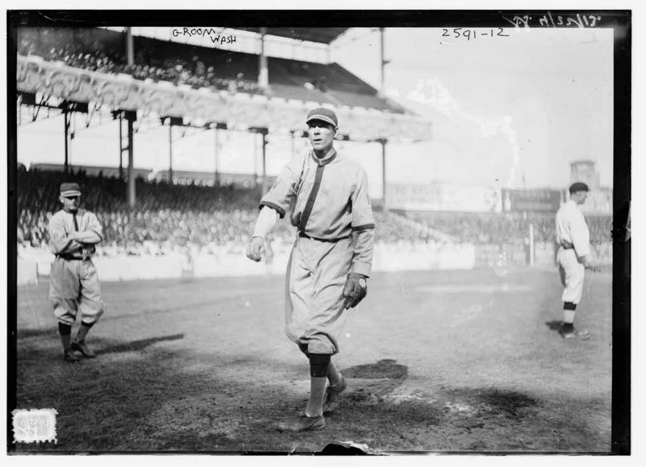 This photo shows the outfield crew for the 1917 Chicago White Sox. From  left to right ( Nemo Le…