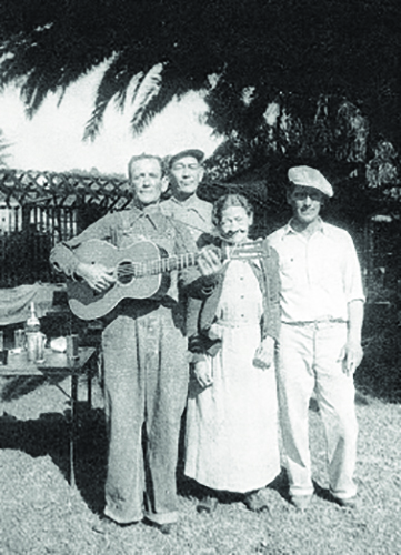 Russell Contreras on X: Here's a young Ted Williams (bottom left) with his  Mexican American mother May Venzor. His Mexican American tios and abuela  are in other photo. A new @PBSAmerMasters film