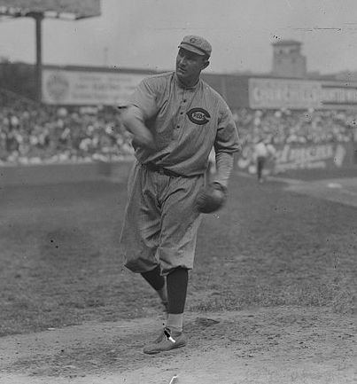 Buck Weaversolid fielding 3rd baseman for the White Sox during their  World Series appearances in 1917 …