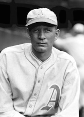 Old-Time Baseball Photos on X: Yankee Stadium, Sept 28, 1932 - In first  game of 1932 World Series, Cubs and their ace Guy Bush start strong, Cubs  scored twice for 2-0 lead