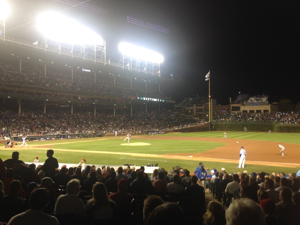 Wrigley Field last night a few minutes before first pitch : r/chicago