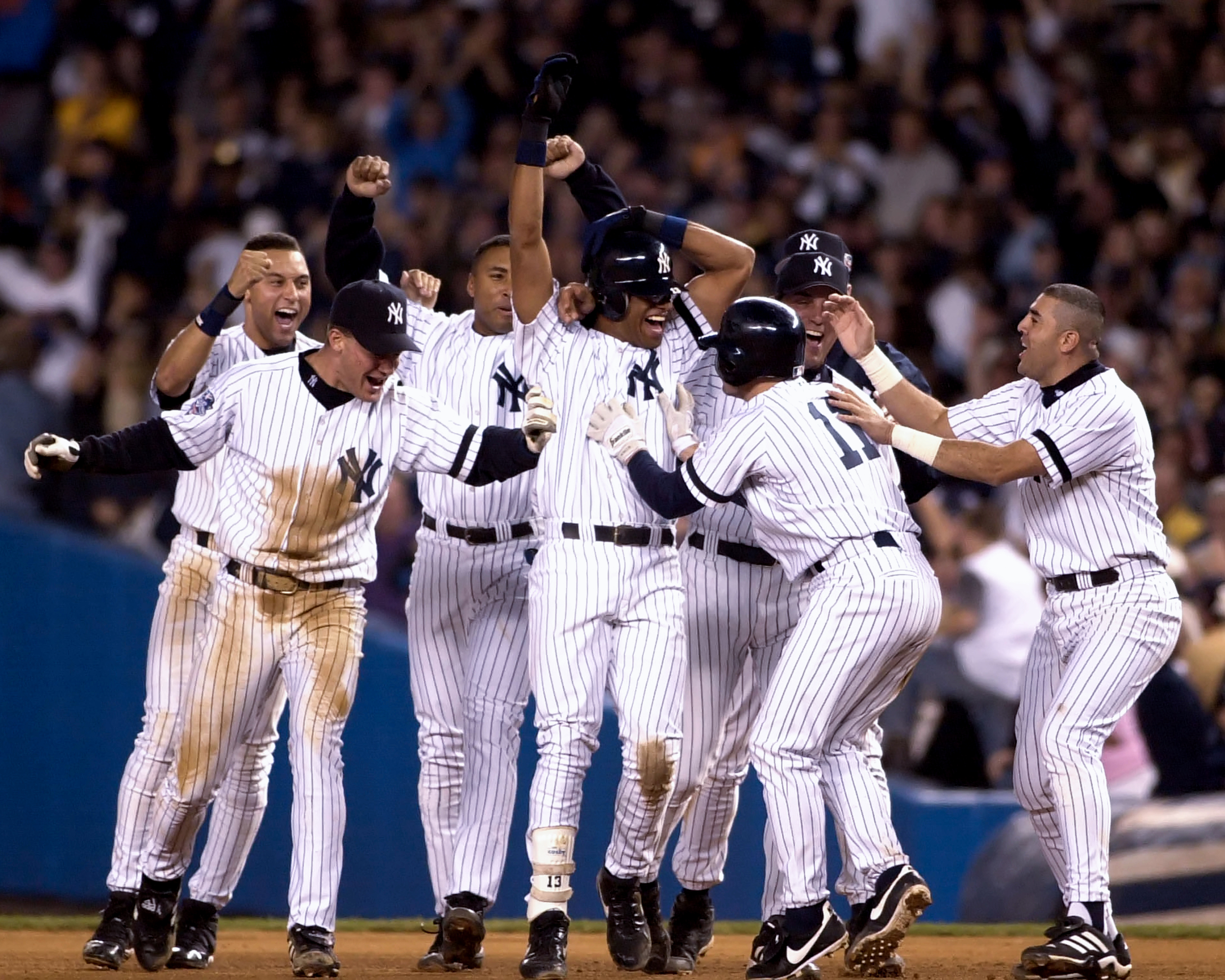 October 21, 2000: José Vizcaino wins Game 1 for Yankees in 12th
